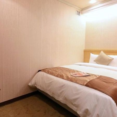 Red Cabin Inn Тайбей Екстер'єр фото