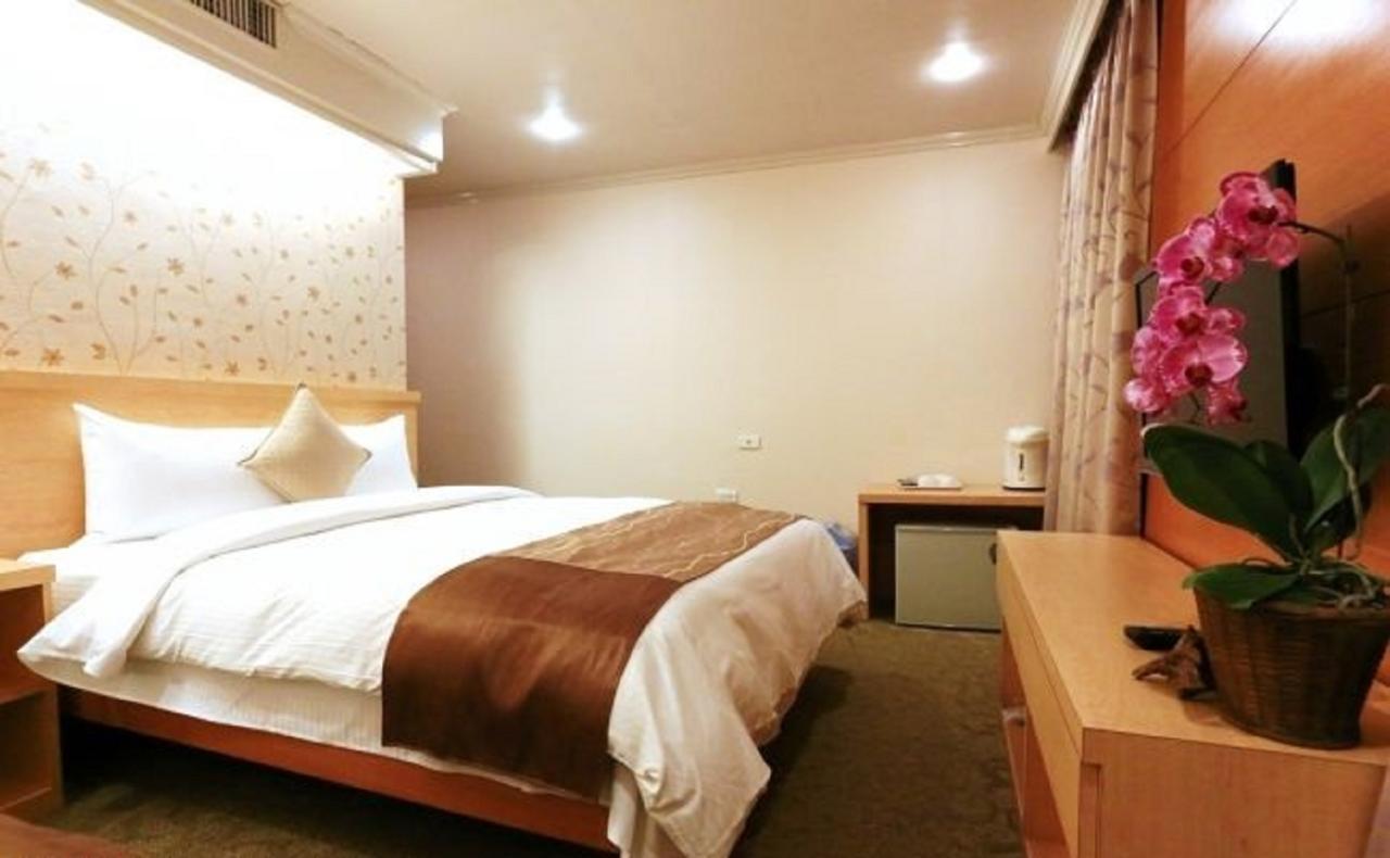 Red Cabin Inn Тайбей Екстер'єр фото